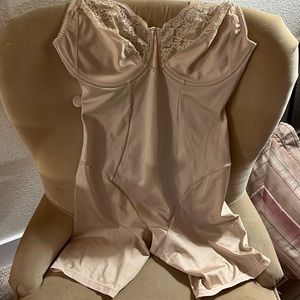 Beige maidenform body shaper